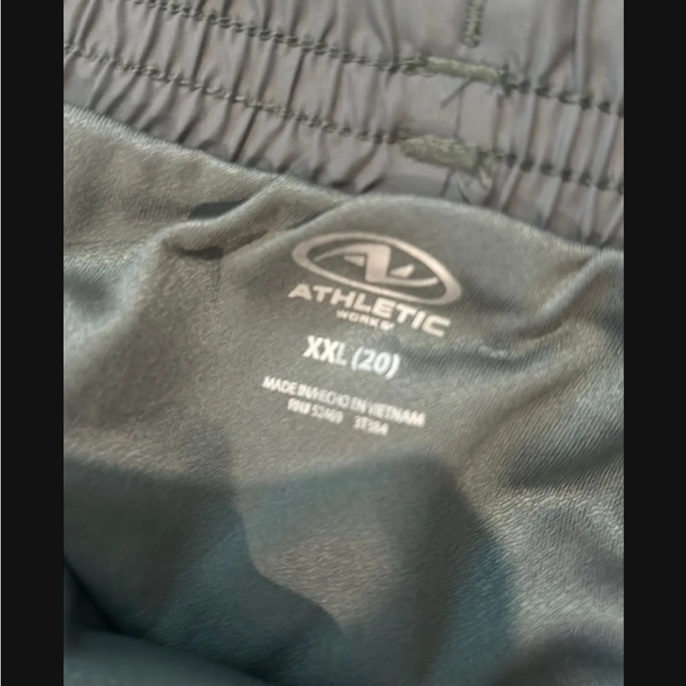 NWT athletic works 2X green shorts lined 1367 - Picture 5 of 6